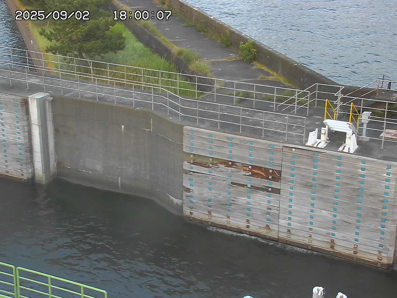 Floodgate full view camera